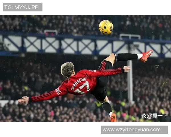 曼联英超开局赛程最为艰难仅落后前四两分继续奋力追赶